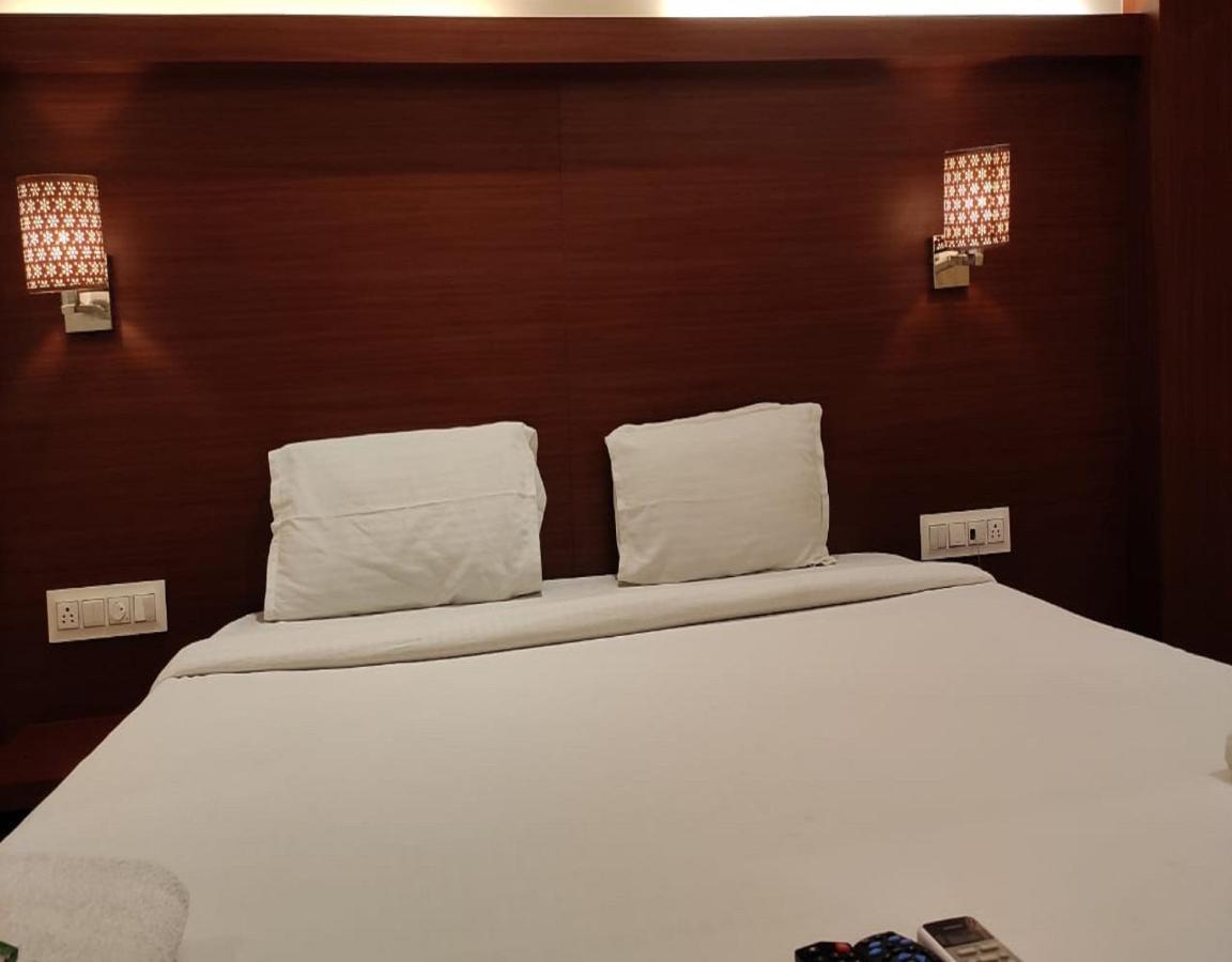 Fabhotel Spring Inn - Nr Borivali Station Mālād Dış mekan fotoğraf
