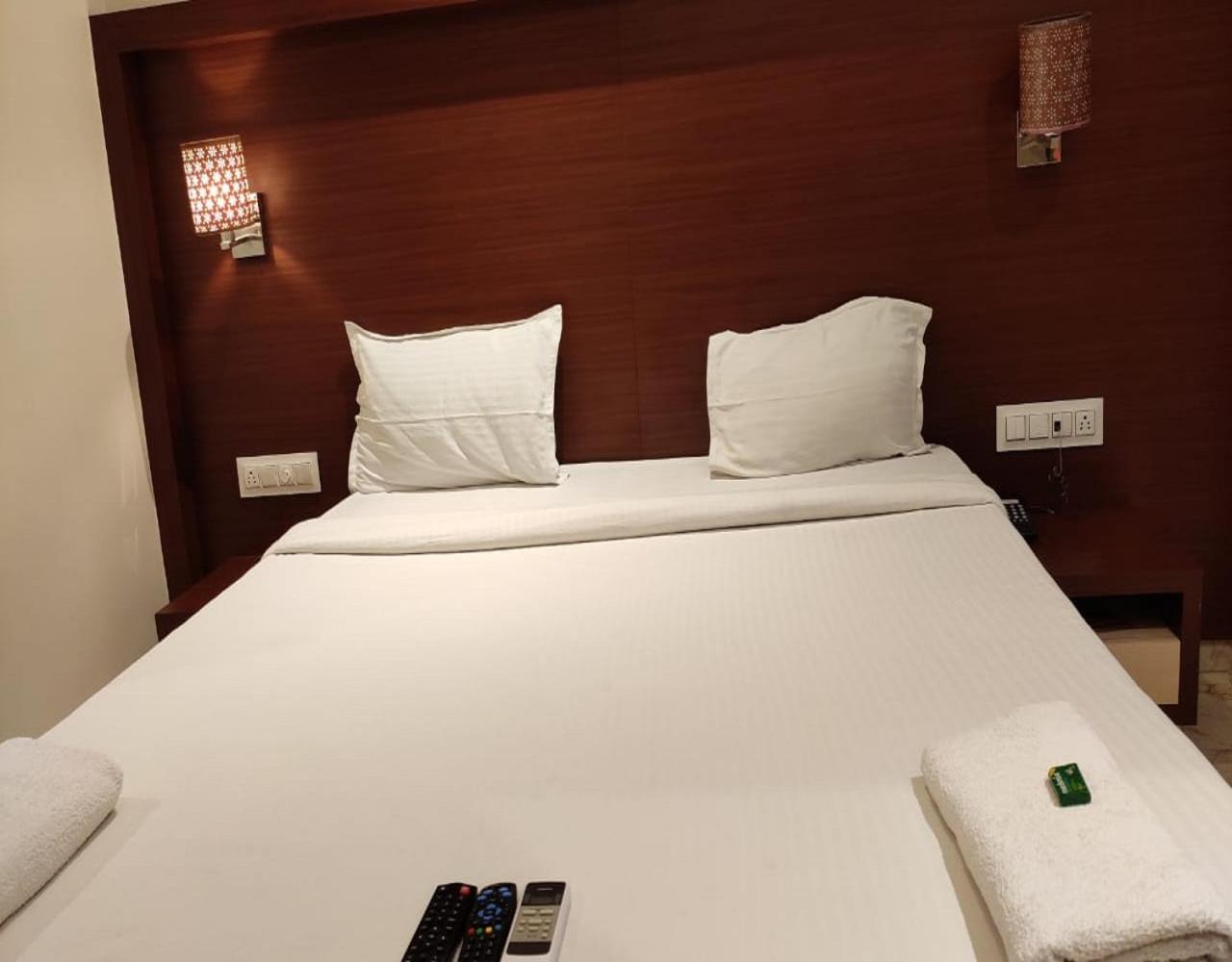 Fabhotel Spring Inn - Nr Borivali Station Mālād Dış mekan fotoğraf